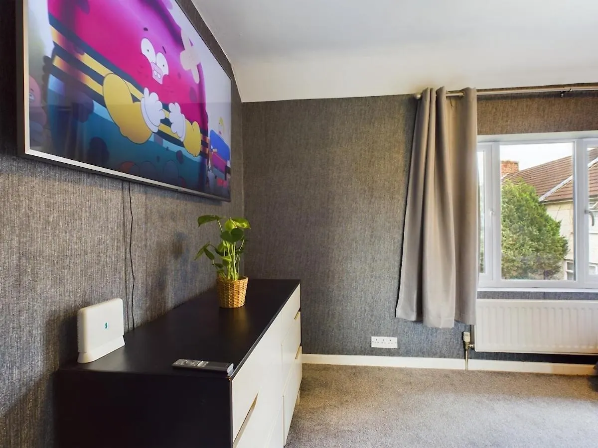 Modern Luxe 3Br House - Private Garden, Air Hockey Villa Goodmayes 0*,