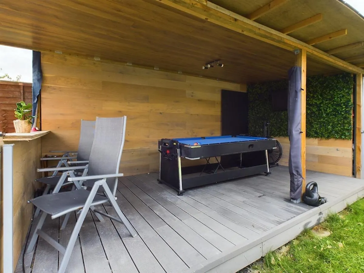 Modern Luxe 3Br House - Private Garden, Air Hockey Villa Goodmayes